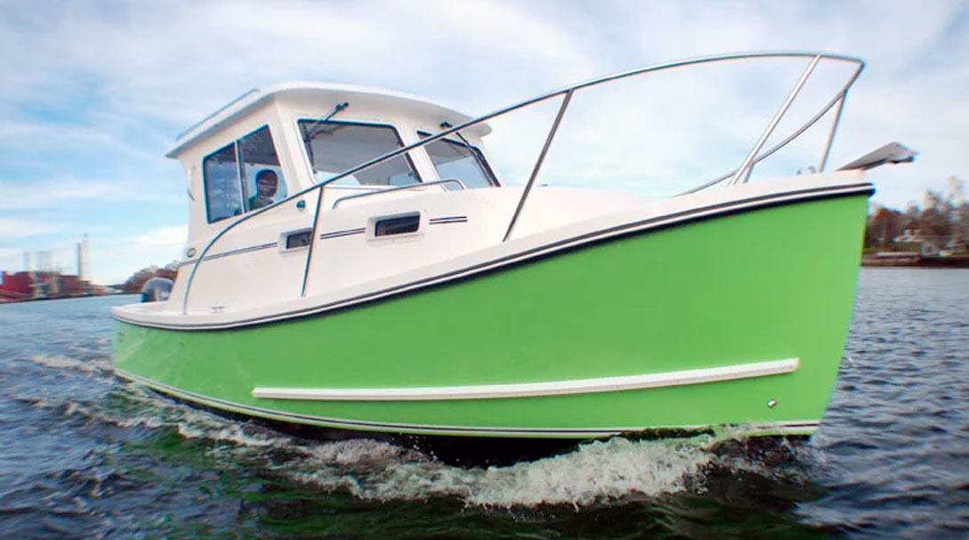 Aquatic Boats 248 Tournament green hull